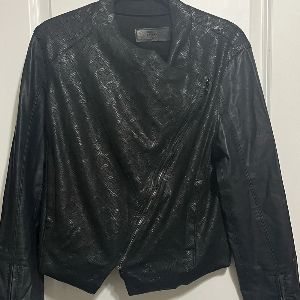 Blank NYC Venom Faux Leather Drape Front Jacket M - Picture 3 of 10